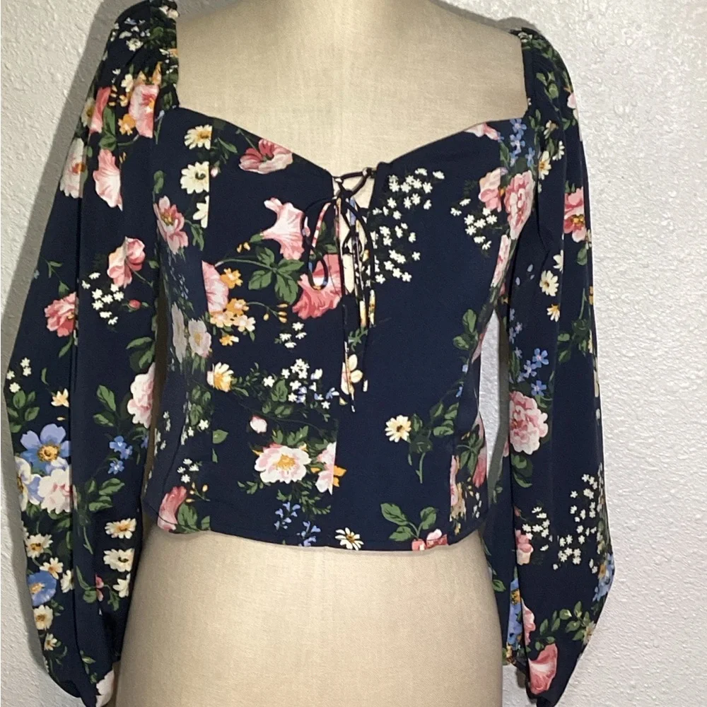 Ambercrombie & Fitch womens Floral Puff Sleeve Top size medium